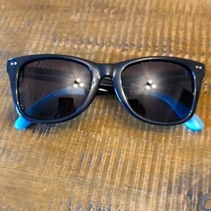 Tom's sunglasses